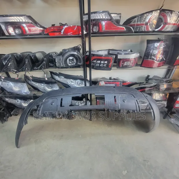 Land Rover Discovery 5 Rear Bumper Shell (Used) - 1