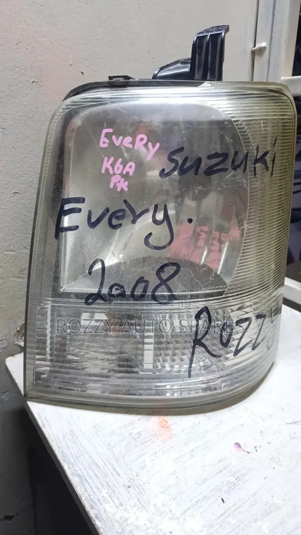 Suzuki Every 2008 Headlight - 1