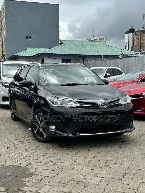 Toyota Corolla Fielder 2019 Hybrid - Nyeusi Matt - 1