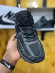 Nike Vomero 5 Designer Sneakers - 1