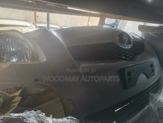 Toyota Vitz Nosecut - 1