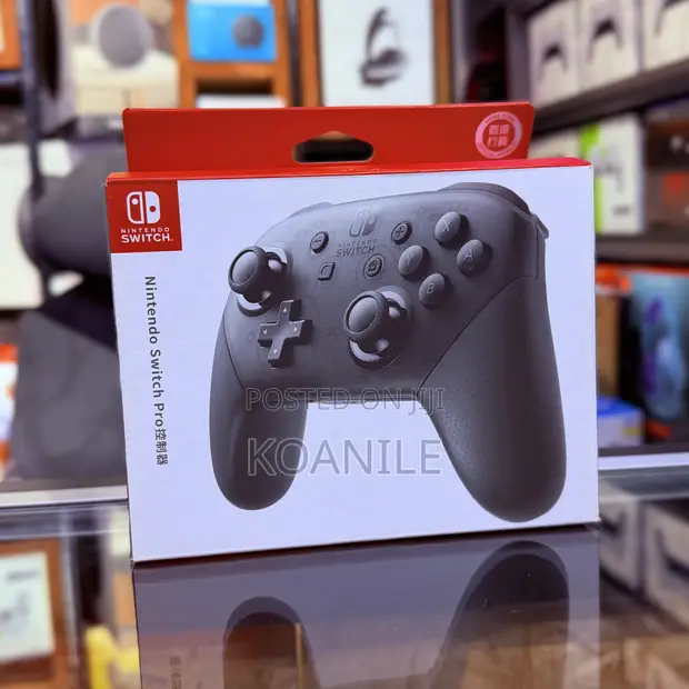 Nintendo Switch Pro Controller - 1