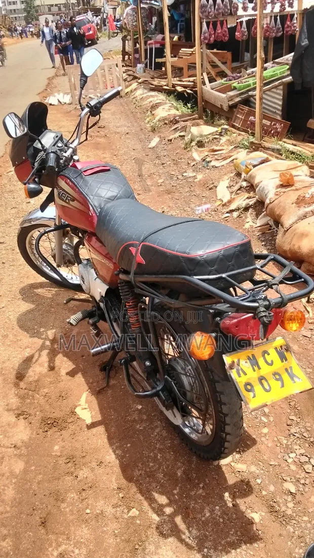 Bajaj Boxer 2015 Red - 1