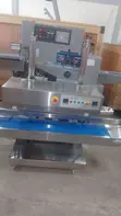Mashine ya Kuweka Muhuri Mfululizo na Conveyor - 1