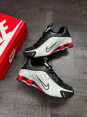 Nike Shox R4 Sneakers