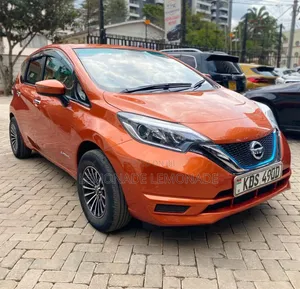 Nissan Note 1.2 Hybrid 2018 Rangi ya Chungwa