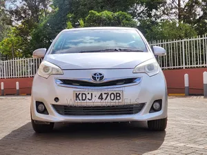 Toyota Ractis 1.5 FWD 2015 Silver