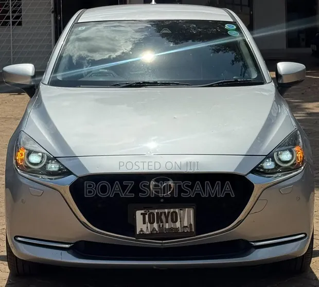 Mazda Demio 2019 Nyeupe - 1