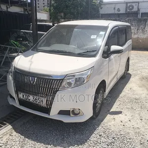 Toyota Esquire 2014 Nyeupe
