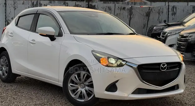Mazda Demio 2019 Nyeupe - 1