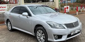 Toyota Crown Athlete 2012 Nyeupe