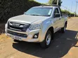 Isuzu D-MAX 2018 Nyeusi - 3