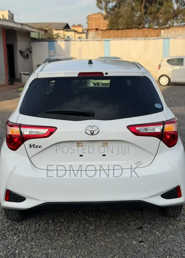 Toyota Vitz 2019 Nyeupe - 1