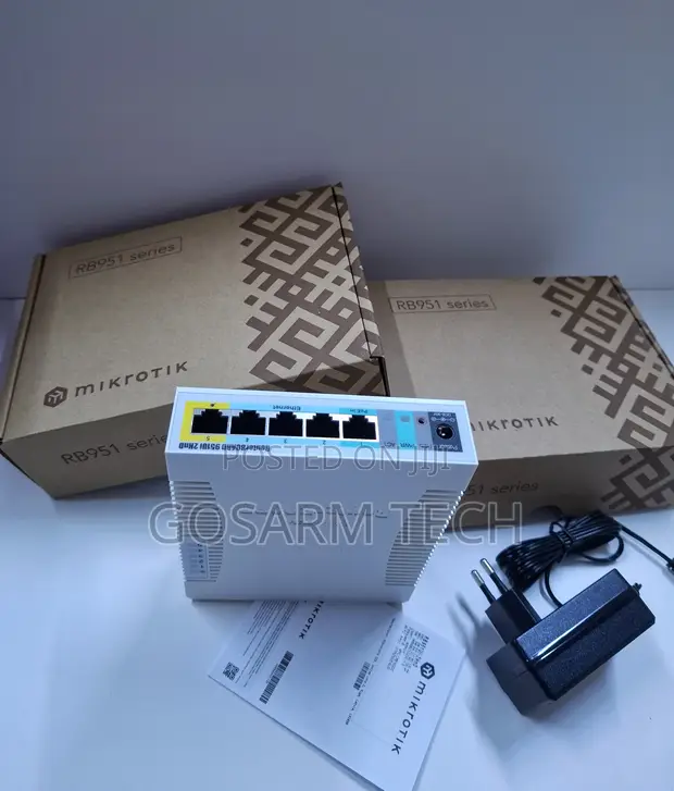 MikroTik RB951Ui-2HnD Wireless Router - 1