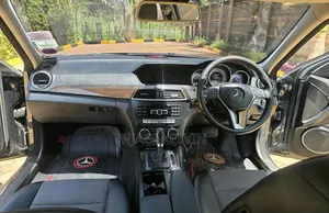 Mercedes-Benz C200 2011 Gray