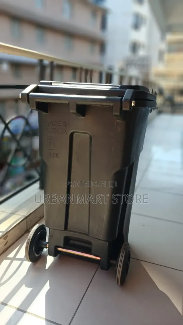 120L Pedal Bin with Wheels - Large Waste Bin - 1