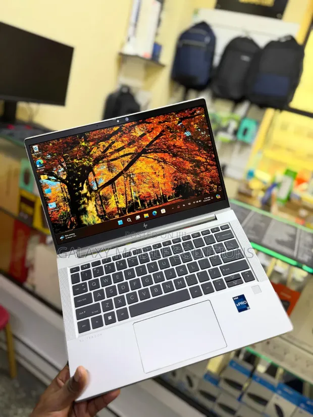 Laptop HP EliteBook 630 G10: Core i7, 16GB RAM, 512GB SSD, Touchscreen - 1