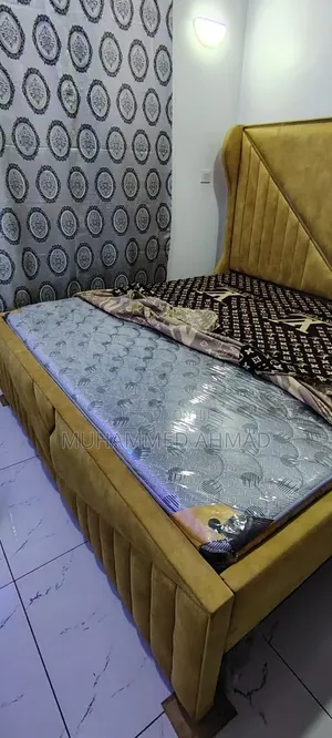 Kitanda cha King Size na Godoro - Mbao Imara ya Mvule