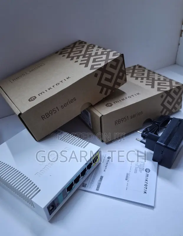 MikroTik RB951Ui-2HnD High-Power Wireless Router - 1