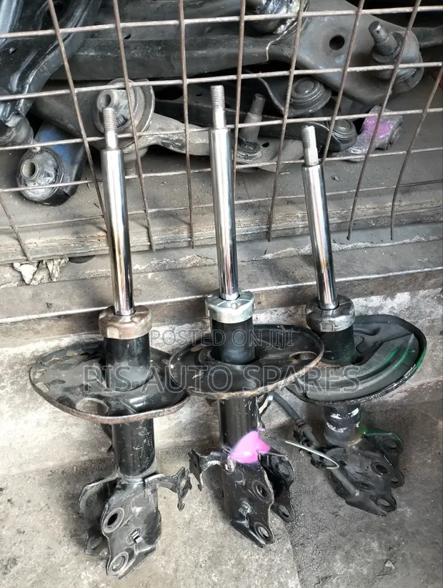 Toyota Prius Front Shocks (Zilizotumika) - 1