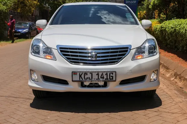 Toyota Crown 2009 Pearl - 1