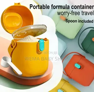Portable Baby Formula Dispenser with Integrated Scoop