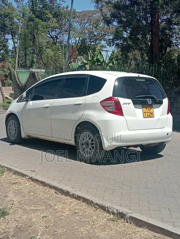 Honda Fit 2008 White - 1