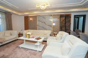 Apartment ya Vyumba 4 vya Kulala, Parklands/Highridge