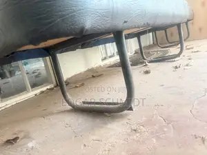 Viti vya Matatu: Benchi la 3-Seater na 2-Seater