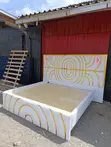Kitanda cha King Size chenye Headboard Iliyopanuliwa - 1