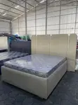 Kitanda cha King Size chenye Headboard Iliyopanuliwa - 2
