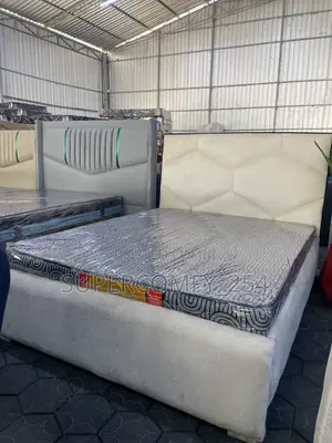 Queen Size Bed with Mattress - Unique Design