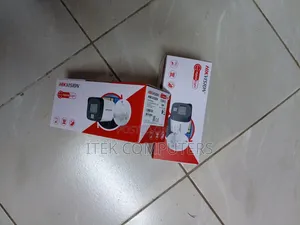Hikvision 2MP ColorVu Kamera ya Nje na Smart Hybrid Light