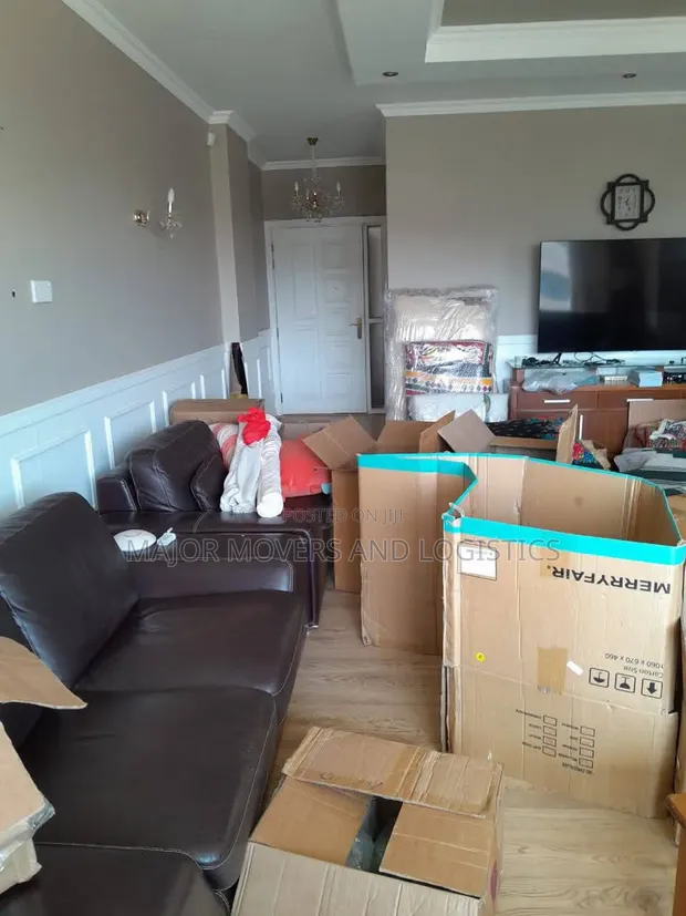 Family Movers for Apartments and Maisonettes: Karen - 1