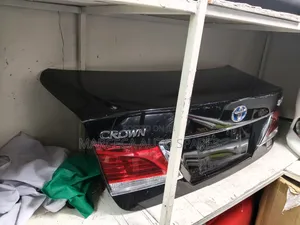 Toyota Crown Athlete Hood
