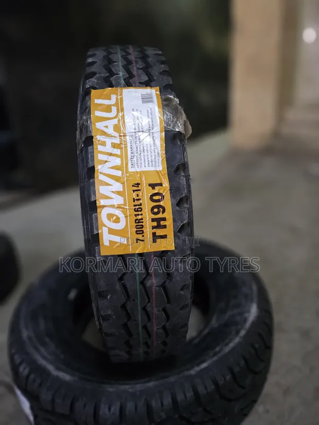 700R16 Townhall Tyres - 1