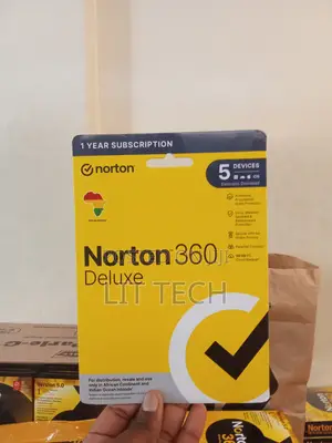 Norton 360 Deluxe - 1 Year Subscription for 5 Devices