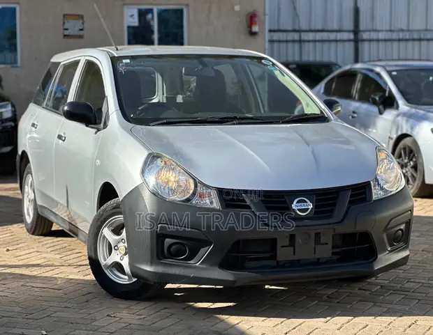 Nissan NV-150 Advan 2019 Silver - 1