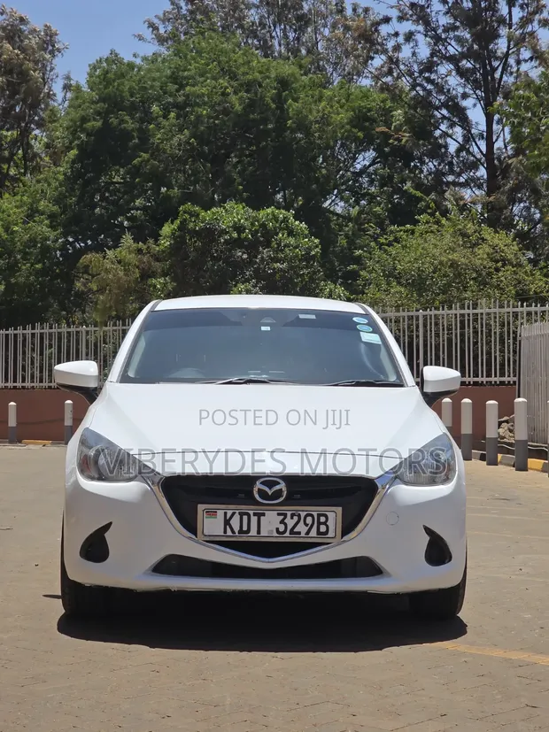 Mazda Demio 2018 Burgundy - 1