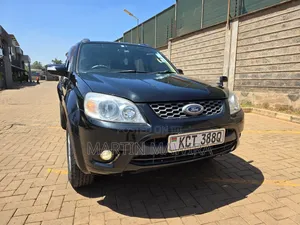 Ford Escape 2011 Nyeusi