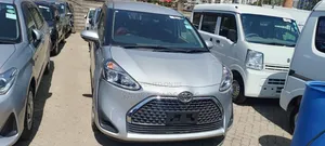 Toyota Sienta 2019 Hybrid Silver