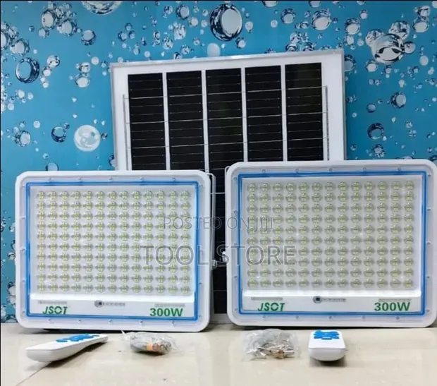 300W Solar Floodlight with Remote - 1