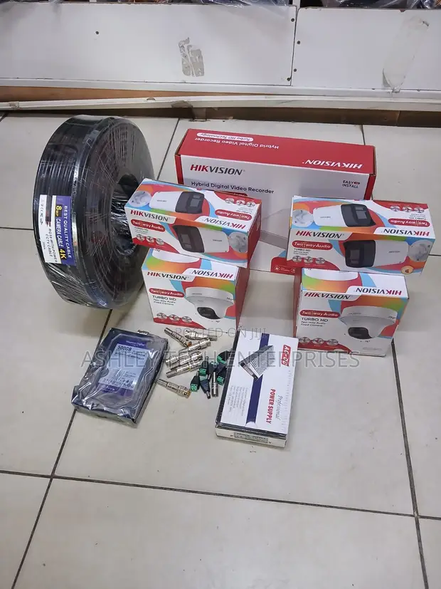 Mfumo wa Usalama wa Hikvision 4 Channel HD na Sauti ya Njia Mbili - 1