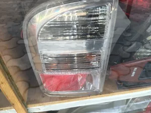 Taa ya Bampa ya Toyota Isis (Iliyotumika)