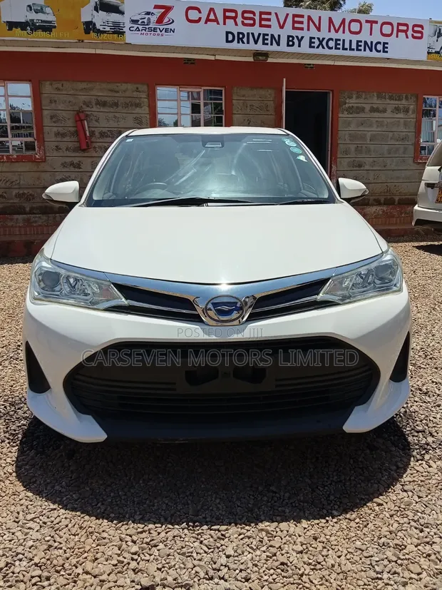 Toyota Corolla Fielder 1.5 Petrol AWD 2018 White - 1