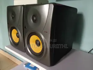 Behringer Studio Monitors - Mauzo Haraka