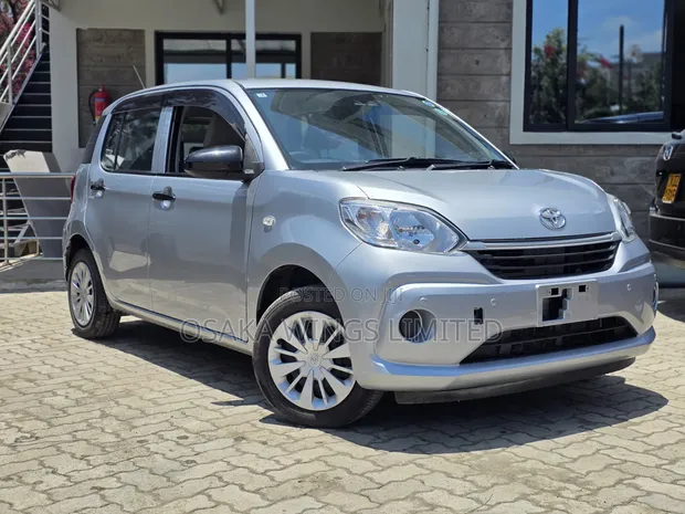Toyota Passo 1.0 FWD 2019 Silver - 1