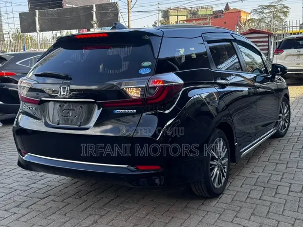 Honda Shuttle 1.5 Hybrid 2WD 2019 Black - 1