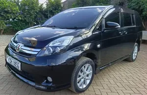 Toyota Isis 2016 Nyeusi Ya Matt