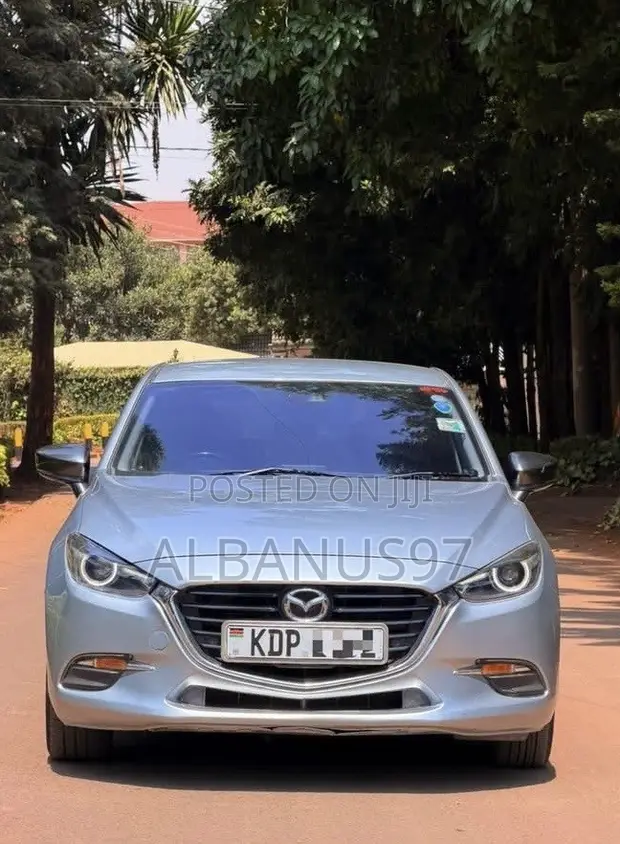 Mazda Axela 2017 Silver - 1